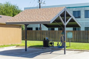 Apartments for Rent in Northwest Houston, TX - Covered Car Washing Area