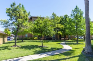 Apartments for Rent in Northwest Houston, TX - Exterior Building with Trees 