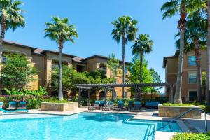 Apartments for Rent in Northwest Houston, TX - Pool and Patio with Pergola
