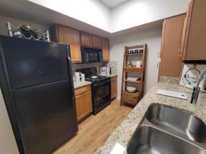 Two Bedroom Apartments in Northwest Houston, Texas - Model Kitchen